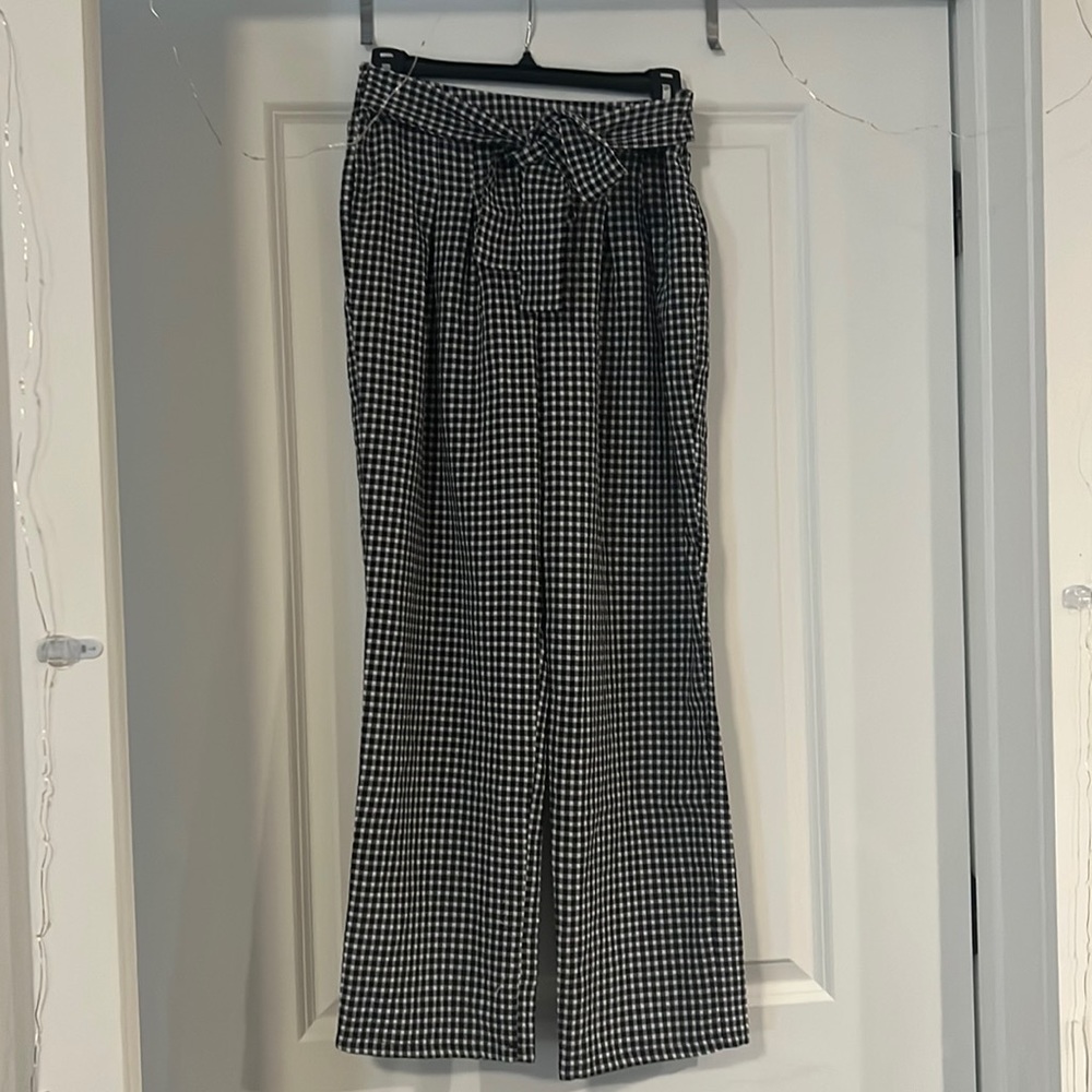 NWT Large Sienna Sky Black and White Pants